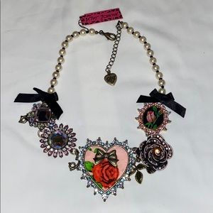 Floral Betsey Johnson Chunky Necklace 💝🥀🌺🌼🌸